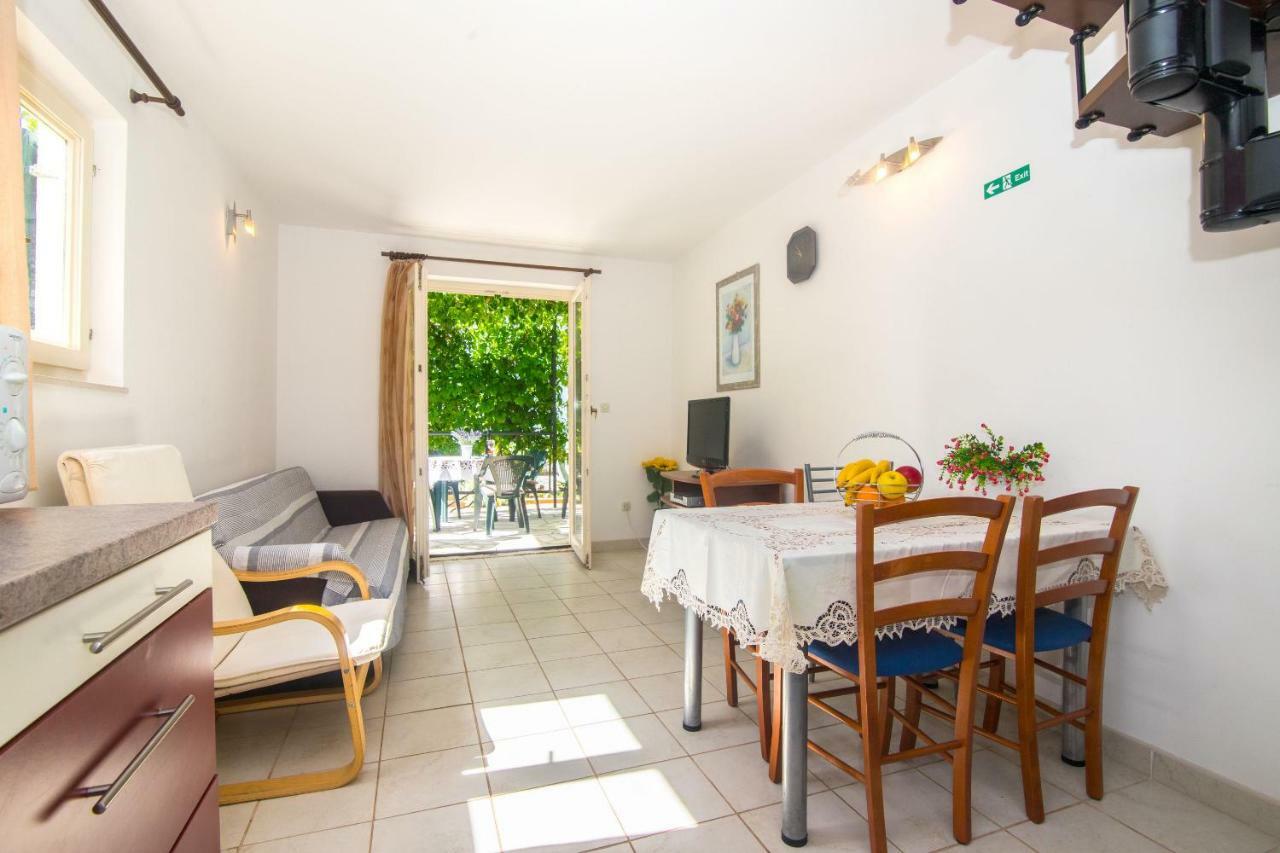 Apartment Josipa Vinišće Esterno foto