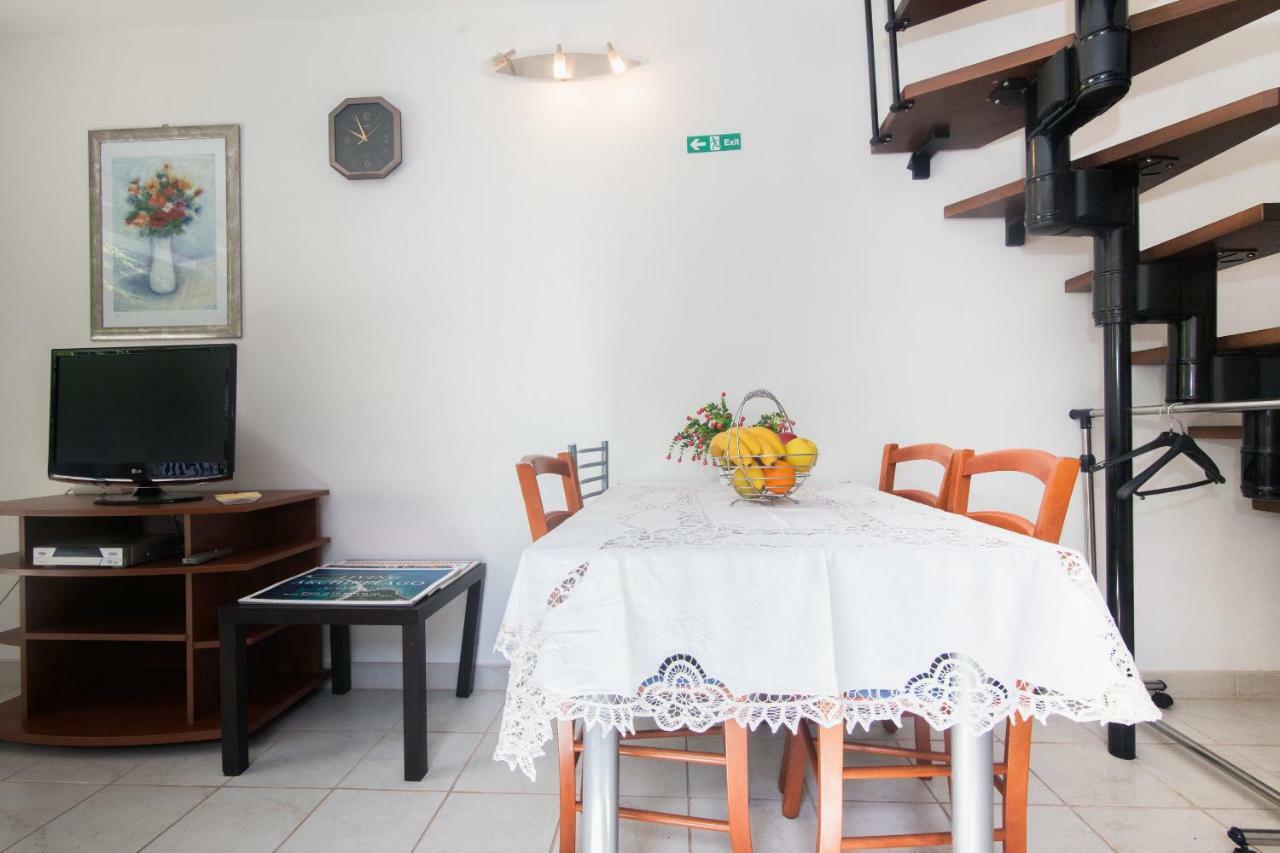 Apartment Josipa Vinišće Esterno foto